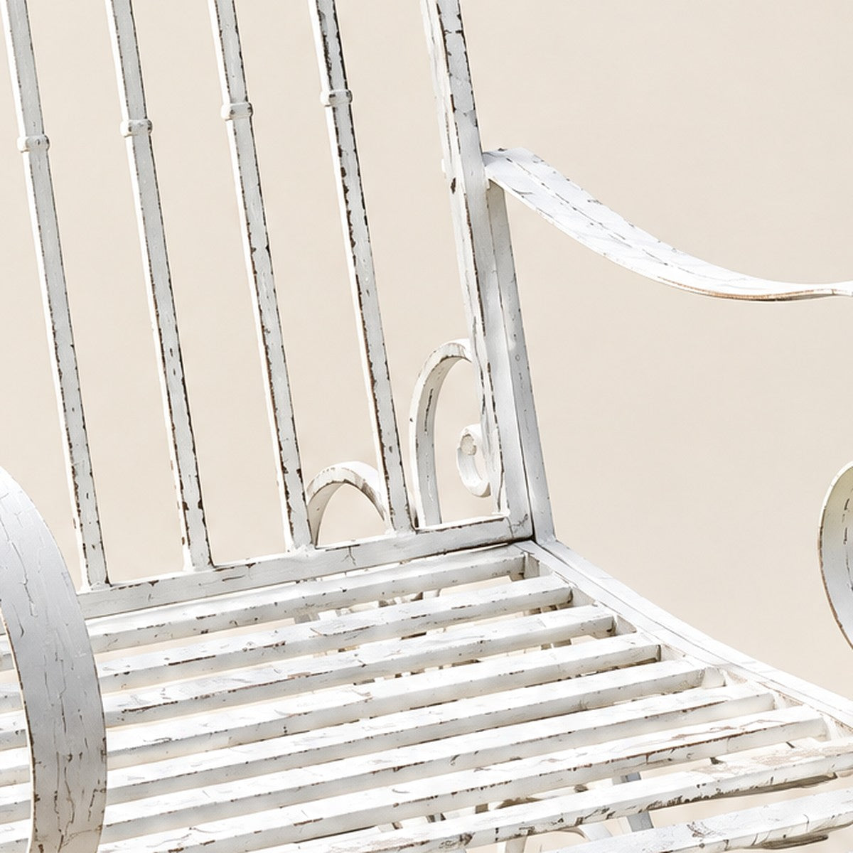 Close-up of The Charleston: materials and finish